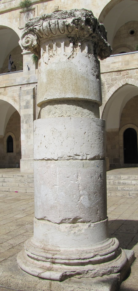 First Century column Jerusalem, Solomon's Colonnade Temple Mount, Rothschild  House