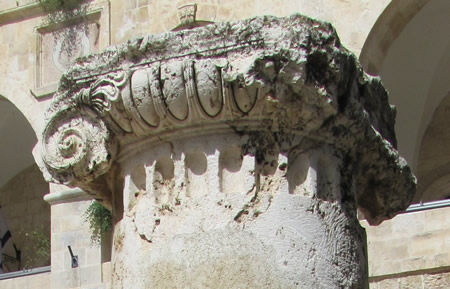 Capital, First Century column Jerusalem, Solomon's Colonnade Temple Mount, Rothschild House