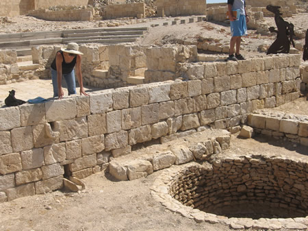 wine press, spout, vat, avdat, israel, toni wiemers