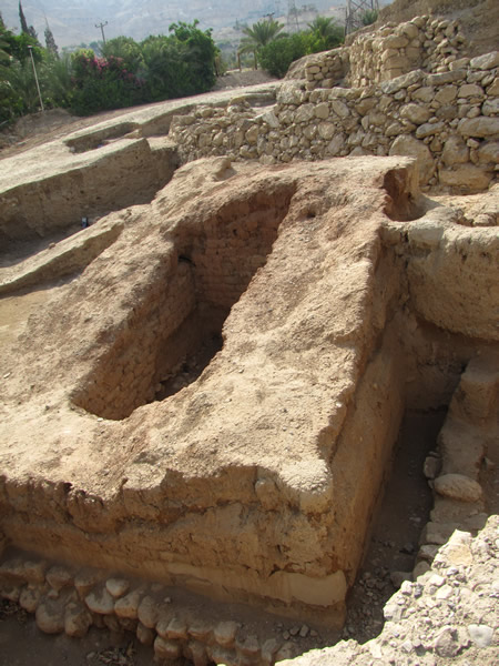 Walls of Jericho, mud bricks, homes on Jericho's walls