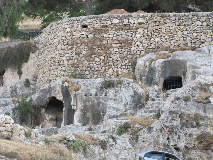 Tombs in Hinnom