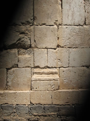 A pilaster on the outside of the synagogue wall