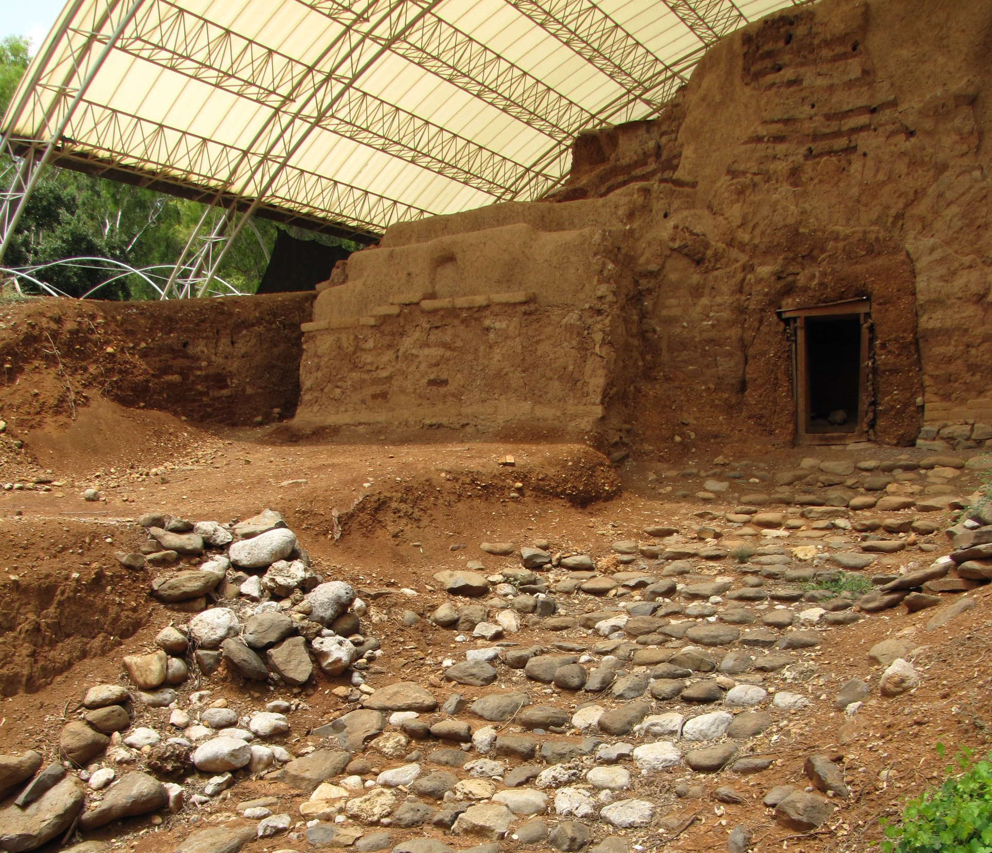 Dan Bronze Age Gate 1750 BC left side front