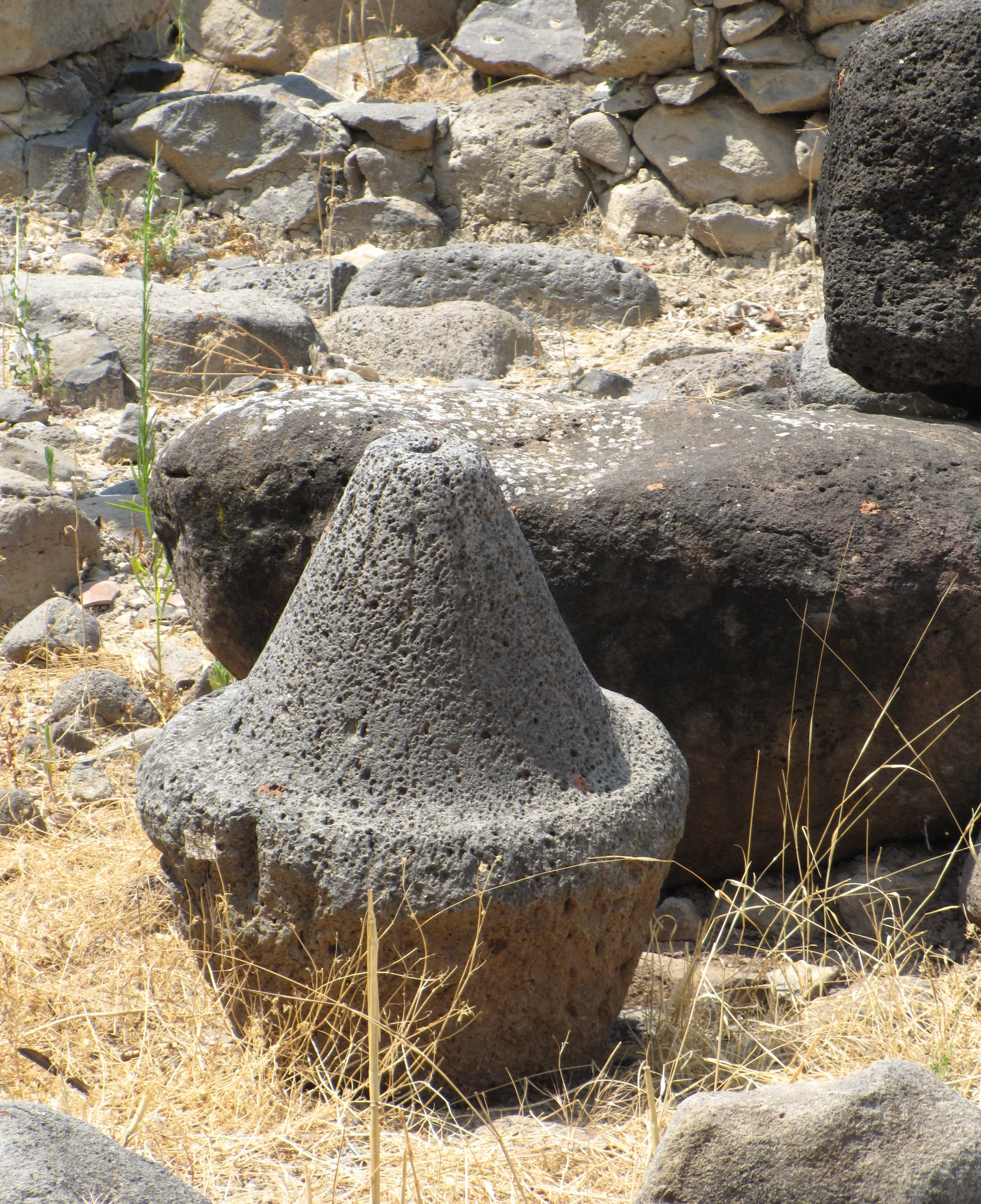 bottom cone shaped mill stone
