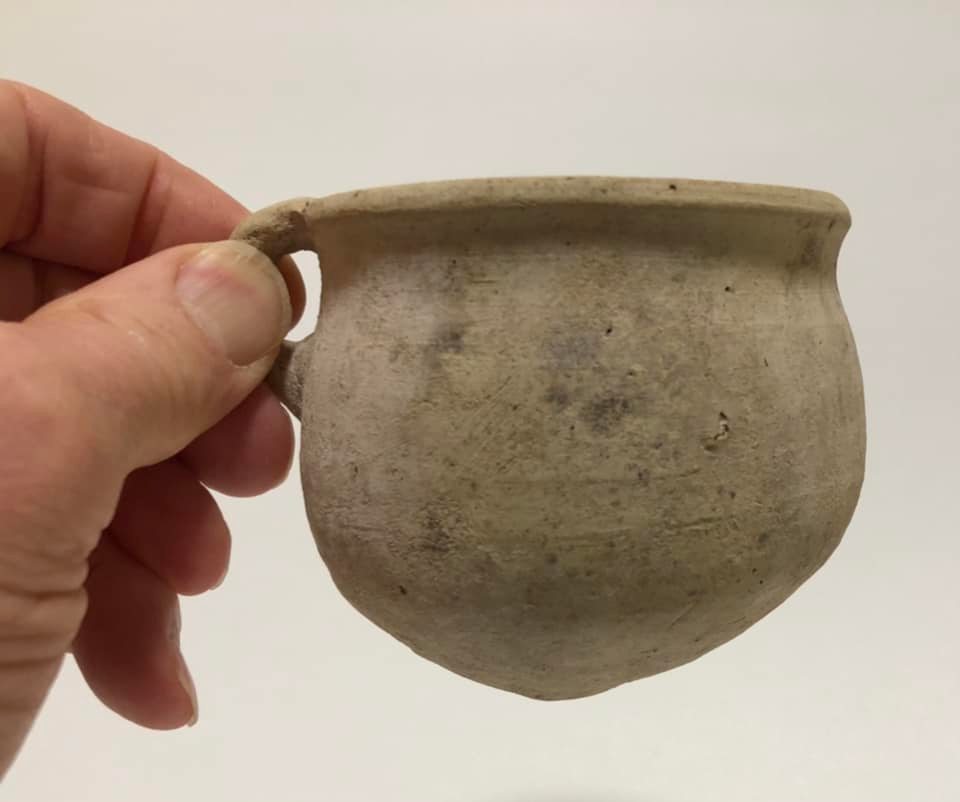 1200-500 BC Iron Age jar with handle