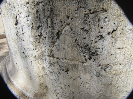 base, D, delta, marking, First Century column Jerusalem, Solomon's Colonnade Temple Mount, RothschildHouse