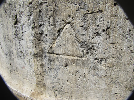 base, D, delta, marking, First Century column Jerusalem, Solomon's Colonnade Temple Mount, RothschildHouse
